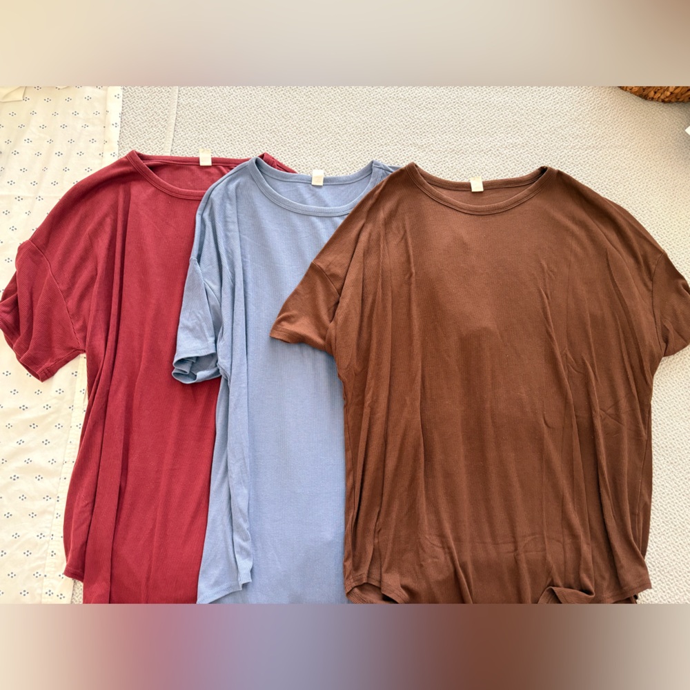 Old Navy Short Sleeve Tunic Length Tee Set of 3 - Red, Blue, Brown